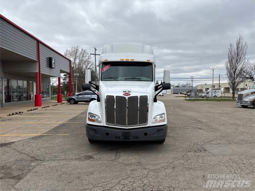 Peterbilt 579 Tractor Units