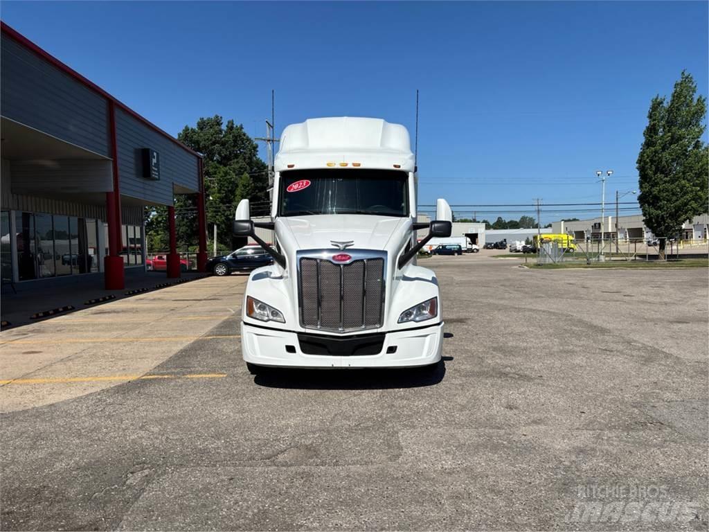 Peterbilt 579 Tractor Units