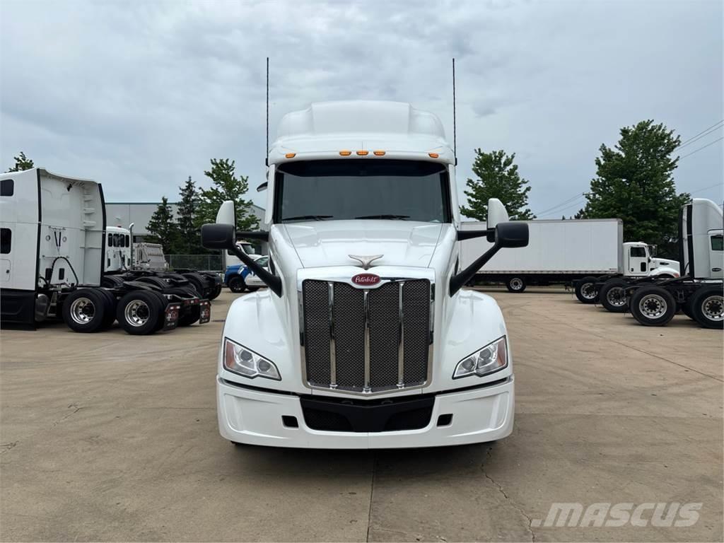 Peterbilt 579 Tractor Units