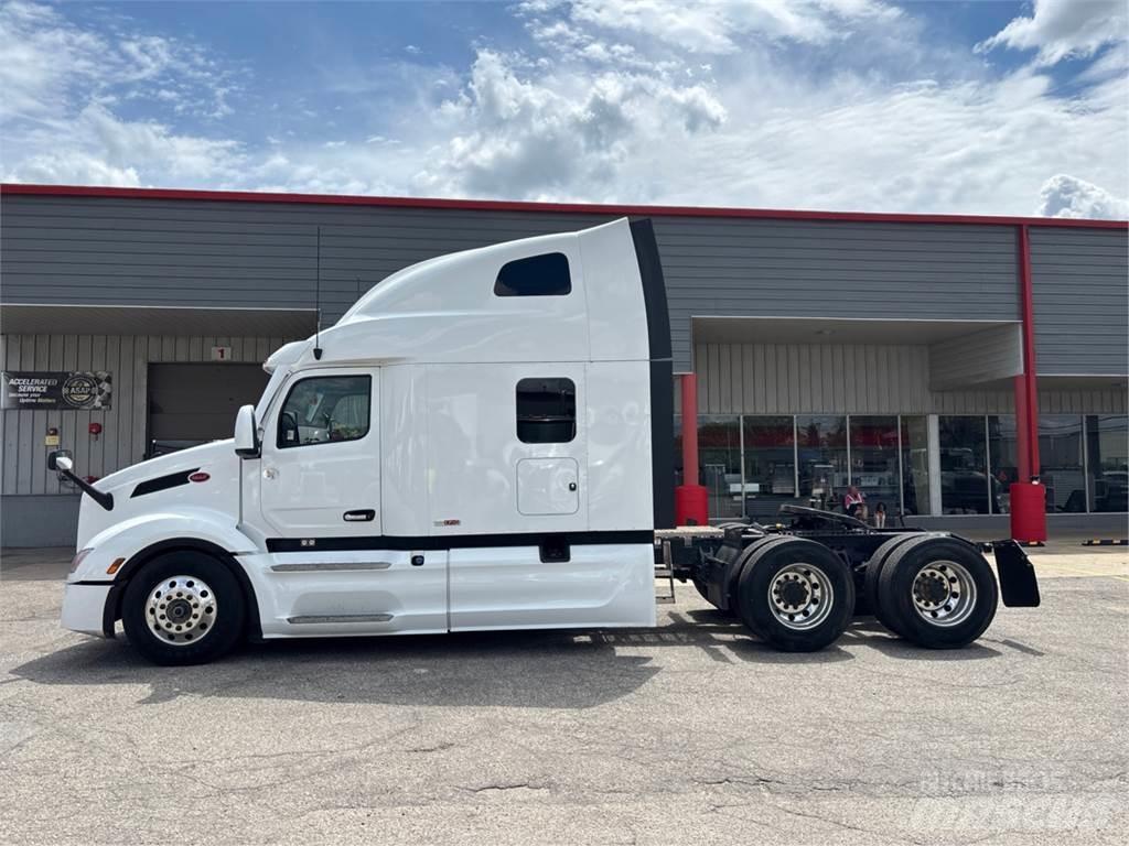 Peterbilt 579 Tractor Units