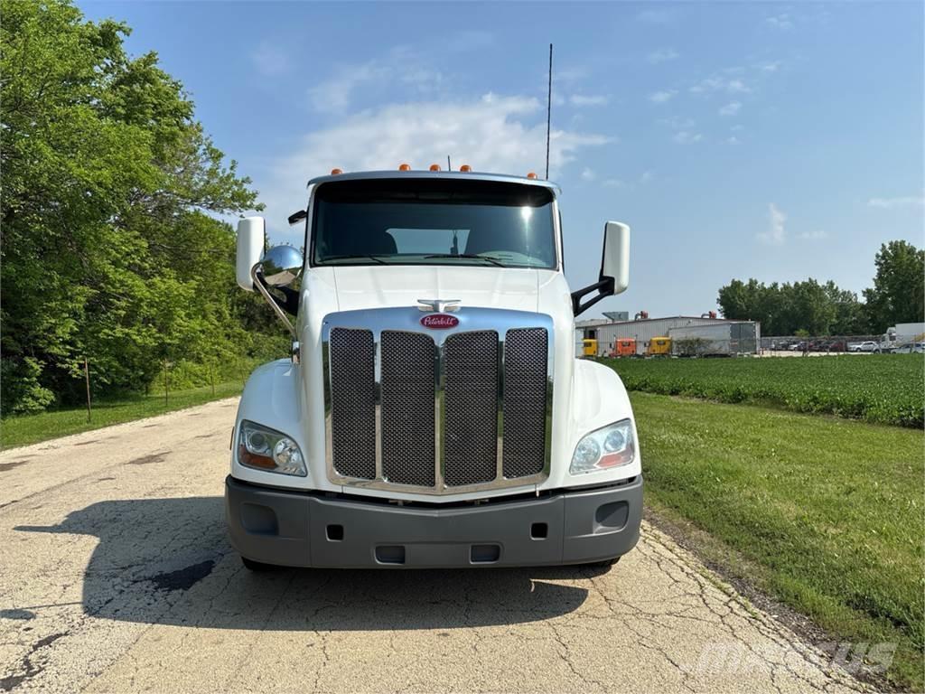 Peterbilt 579 Tractor Units