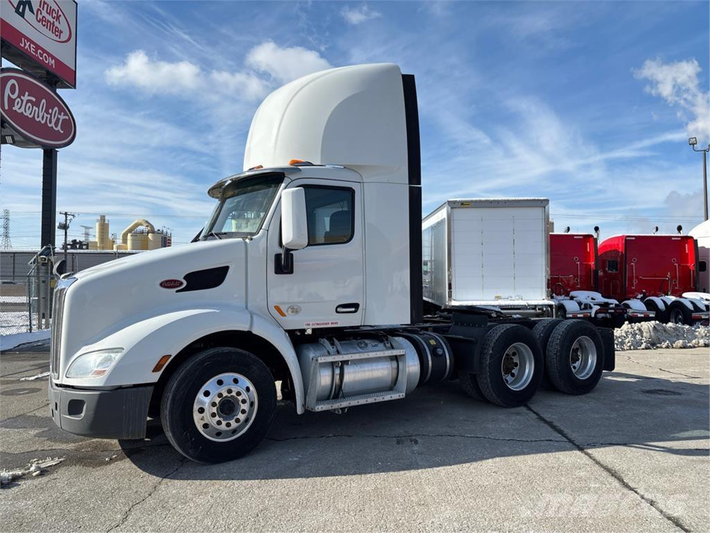 Peterbilt 579 Tractor Units