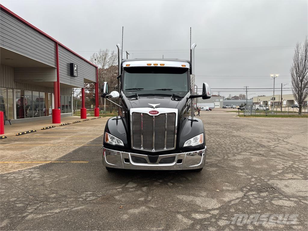 Peterbilt 579 Tractor Units