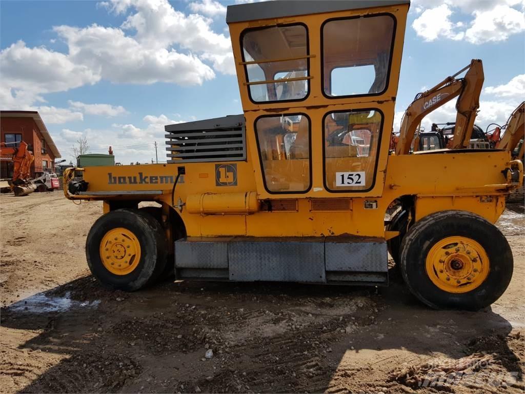 Bomag SGW-17 Pneumatic tired rollers