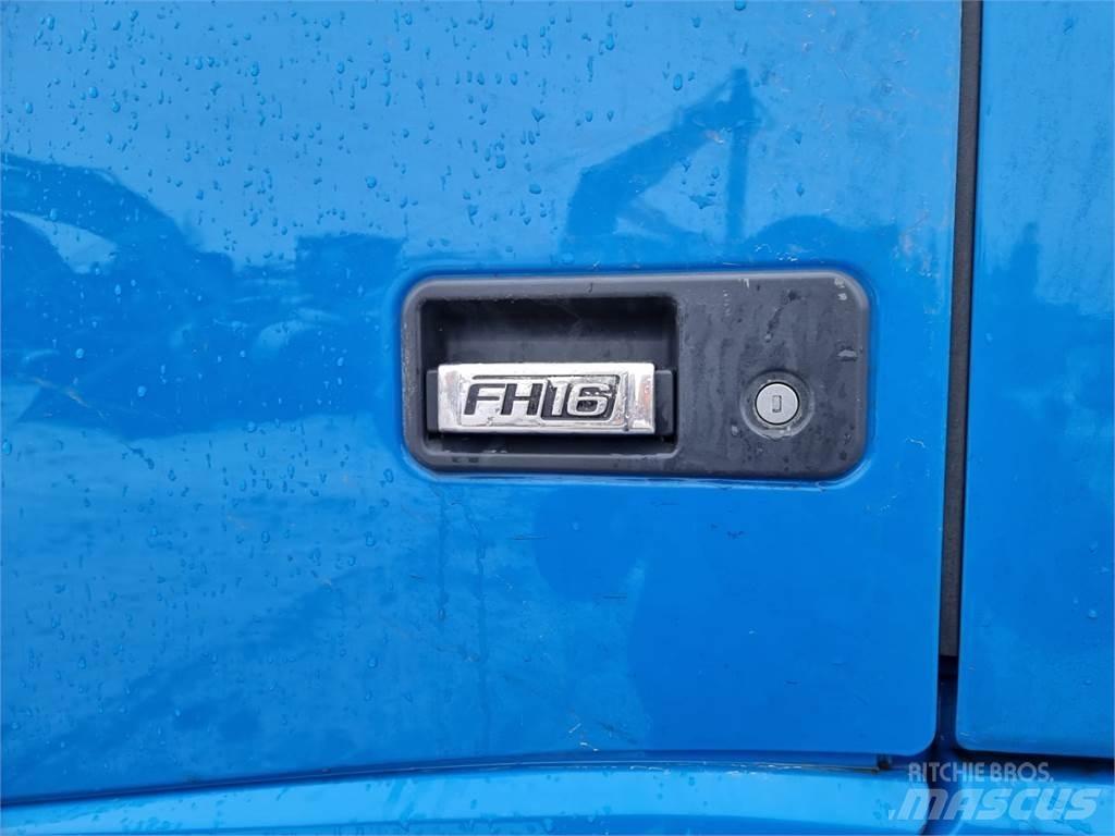 Volvo FH16 Hook lift trucks