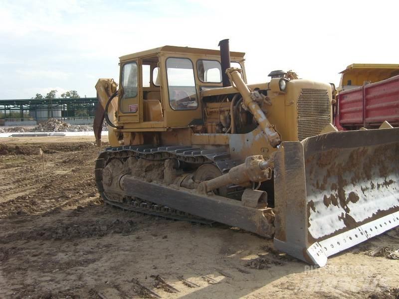 CAT D8H Crawler dozers