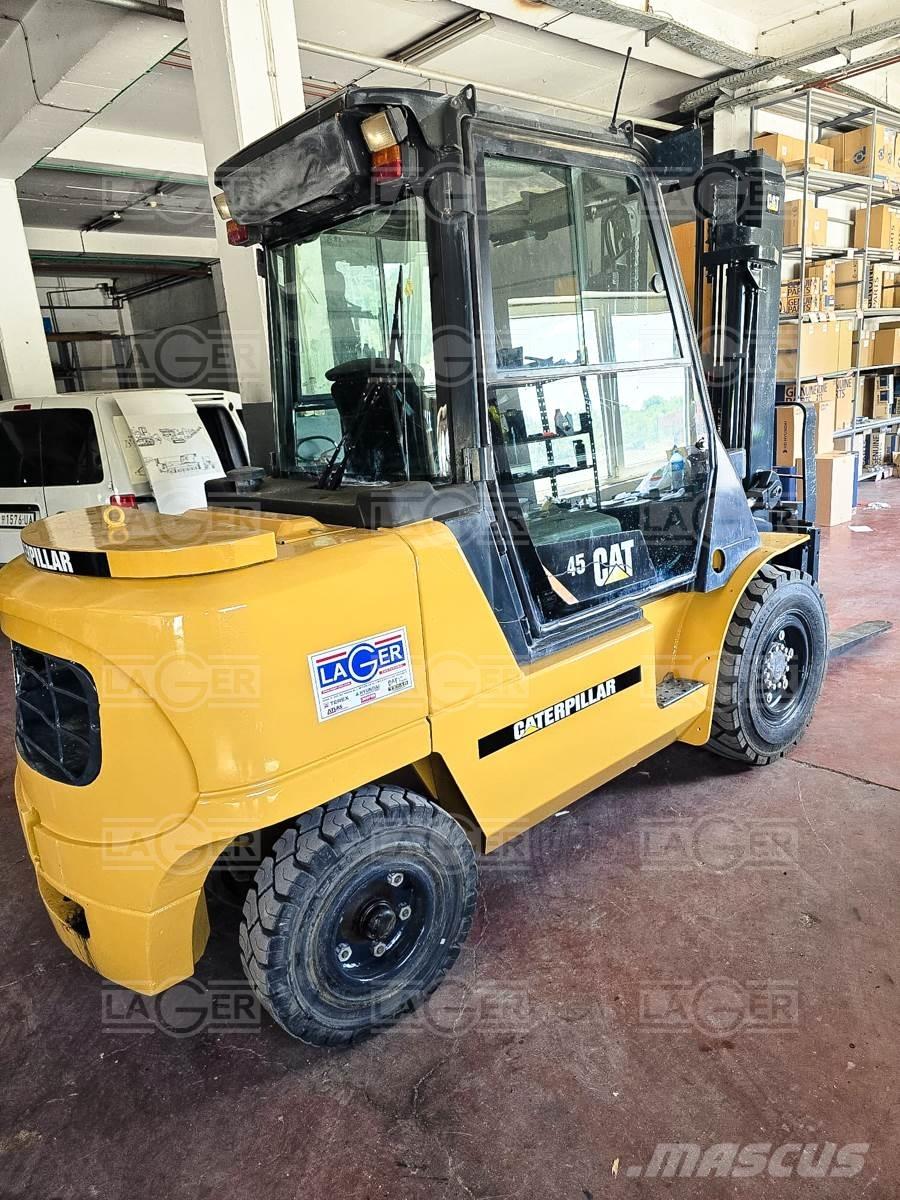 CAT DP45K Diesel trucks