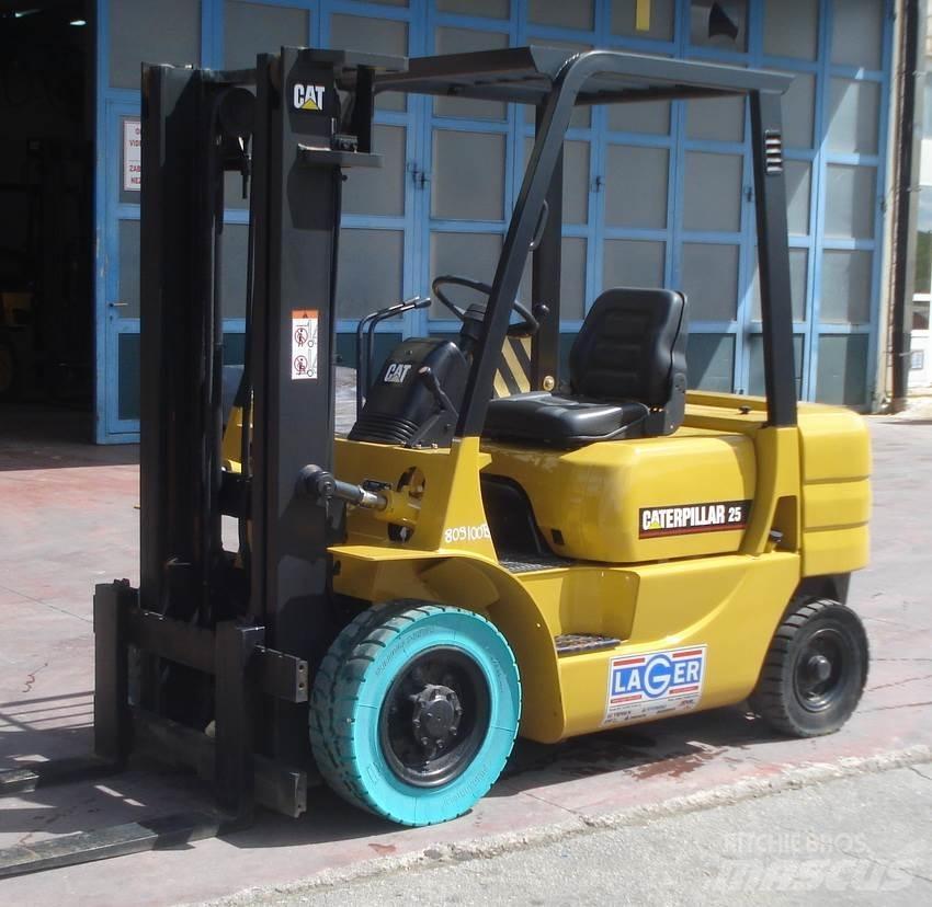CAT GP25 LPG trucks