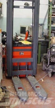 Linde L10 Low lifter