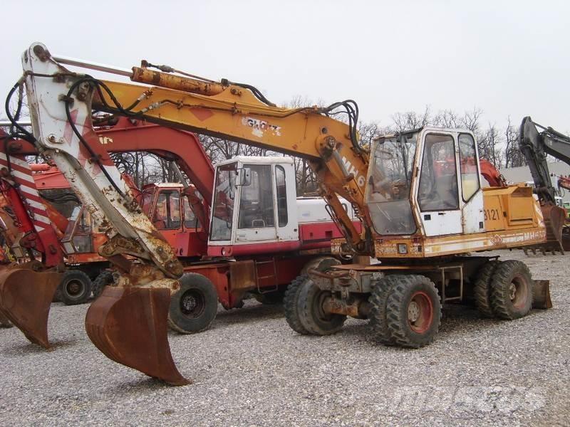 O&K MH6 Wheeled excavators