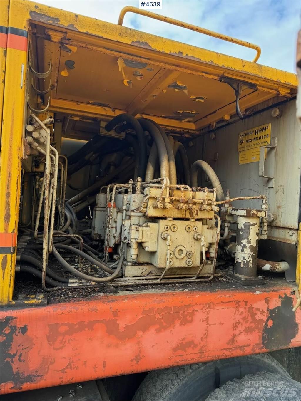 Åkerman H9 Crawler excavators