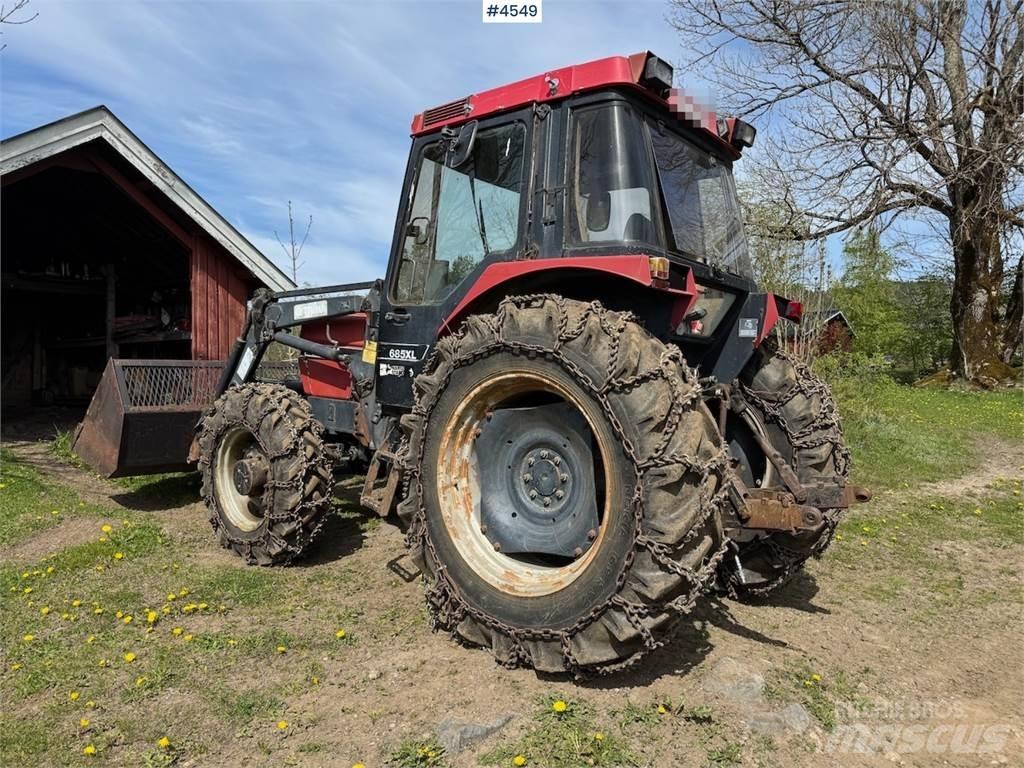 CASE 685 XL Tractors
