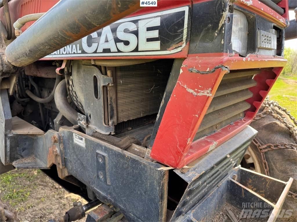 CASE 685 XL Tractors