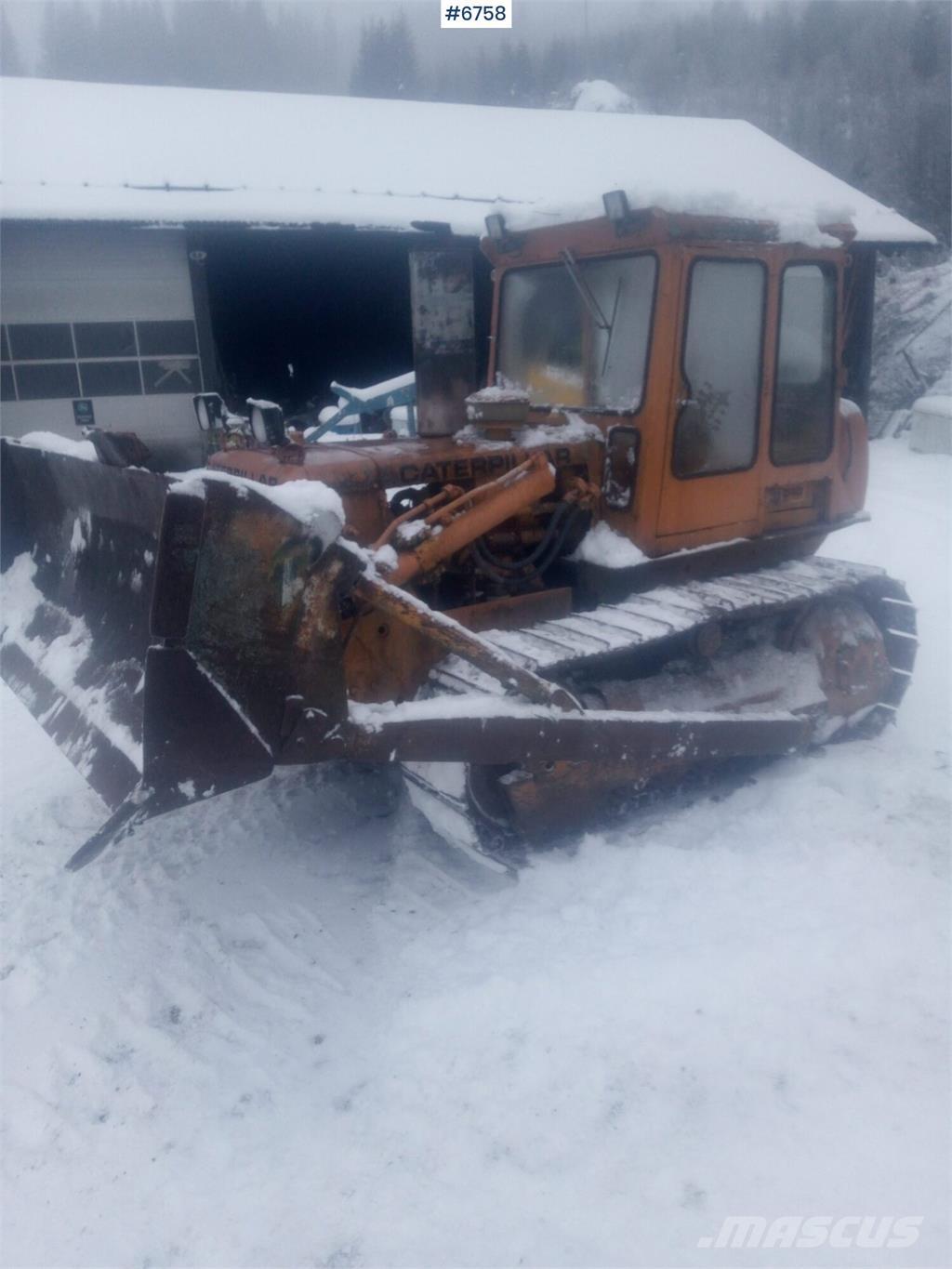 CAT D4 Crawler dozers