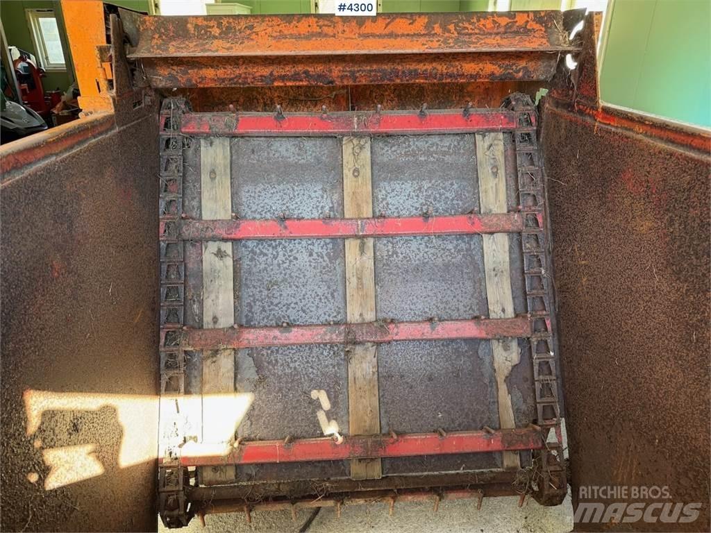 Orkel F2 Animal feeders