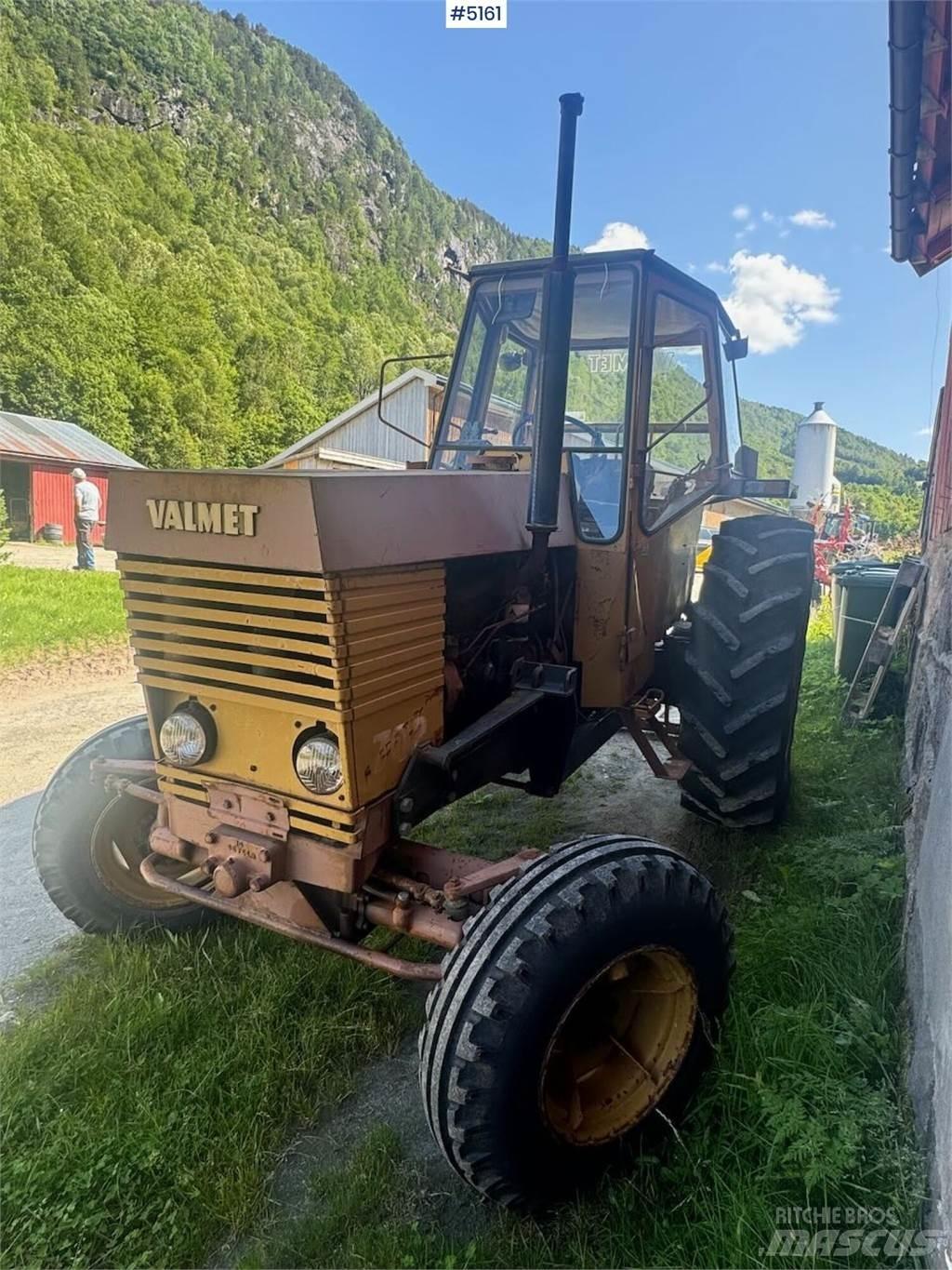 Valmet 702 Tractors