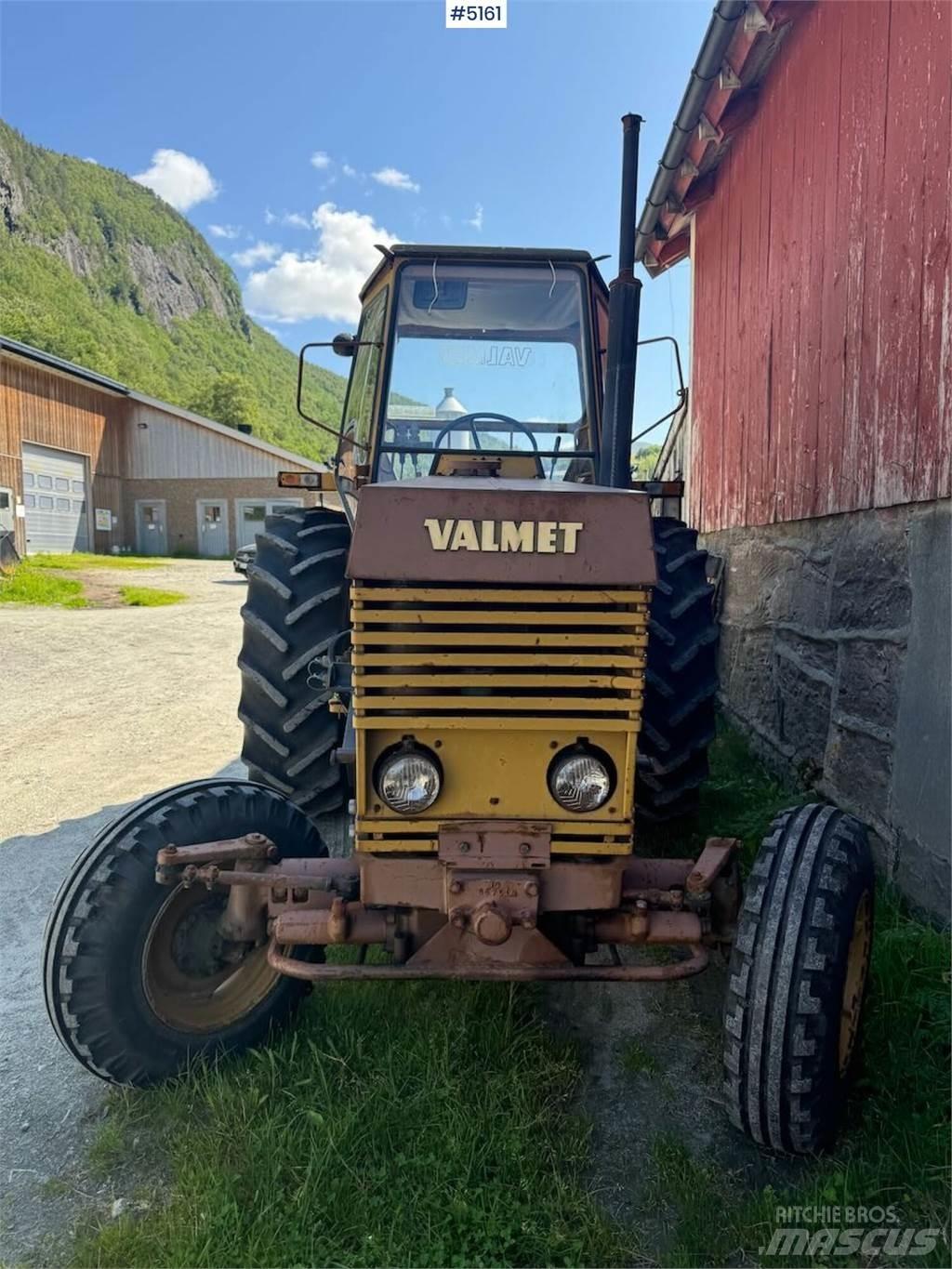 Valmet 702 Tractors