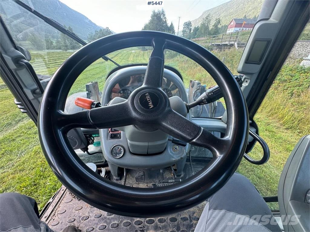 Valtra T202 Tractors