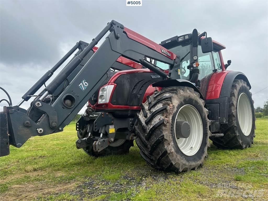 Valtra T213 Tractors