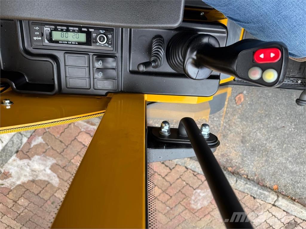 Eurotrac W 12 S Front loaders and diggers