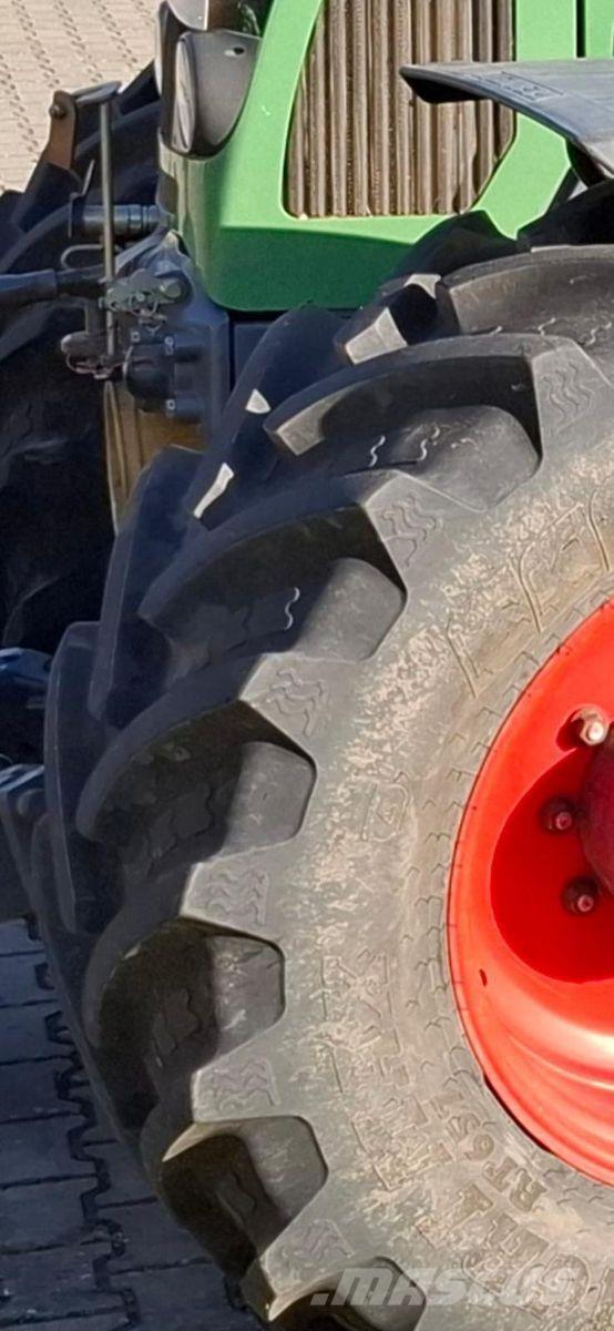 Fendt 714 Vario Tractors