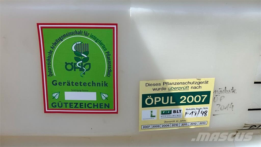 Holder IS 1000 Trailed sprayers