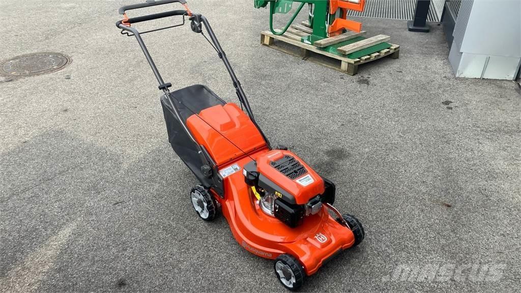Husqvarna LC 347V Riding mowers