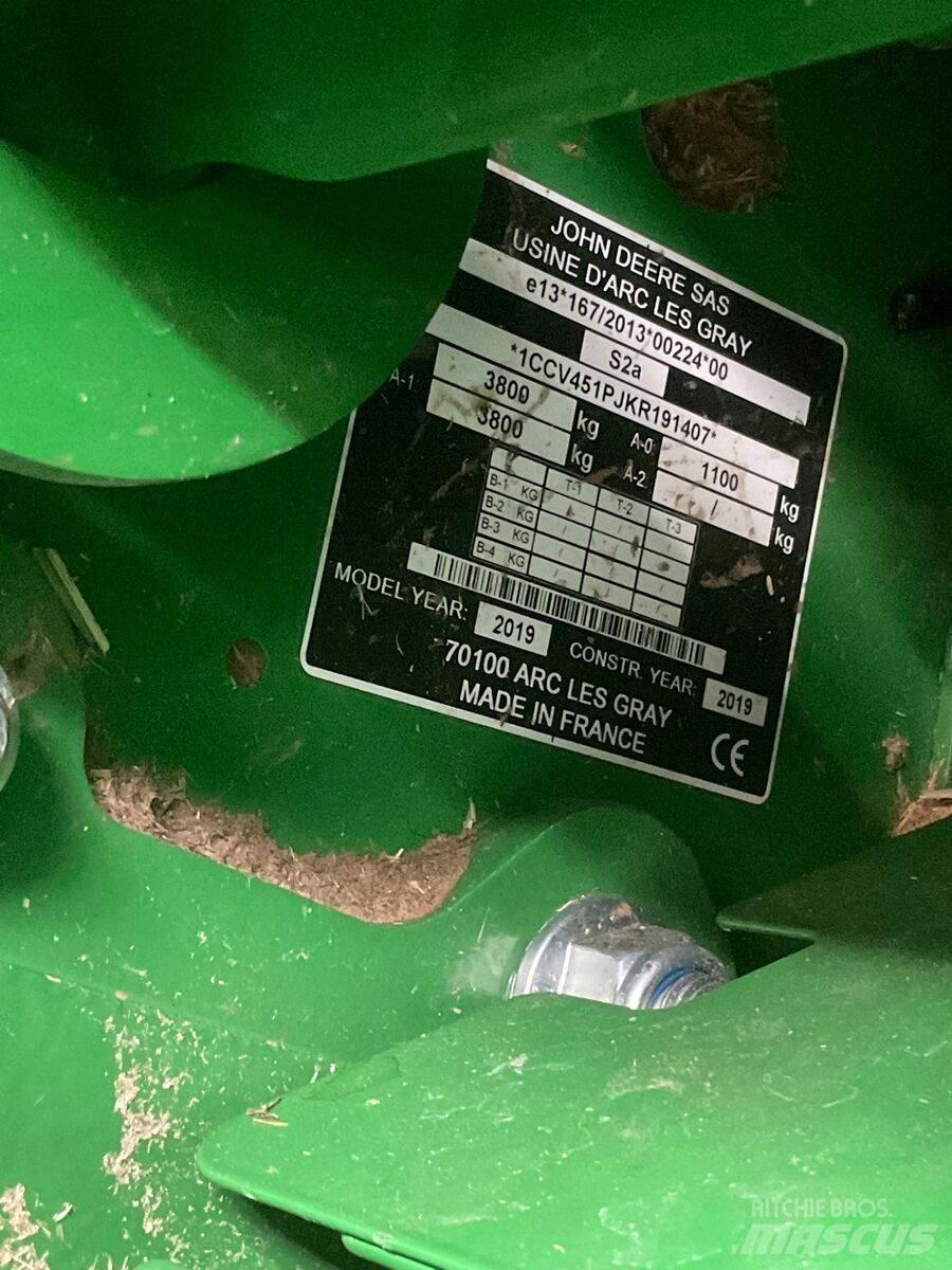John Deere V451R Round balers