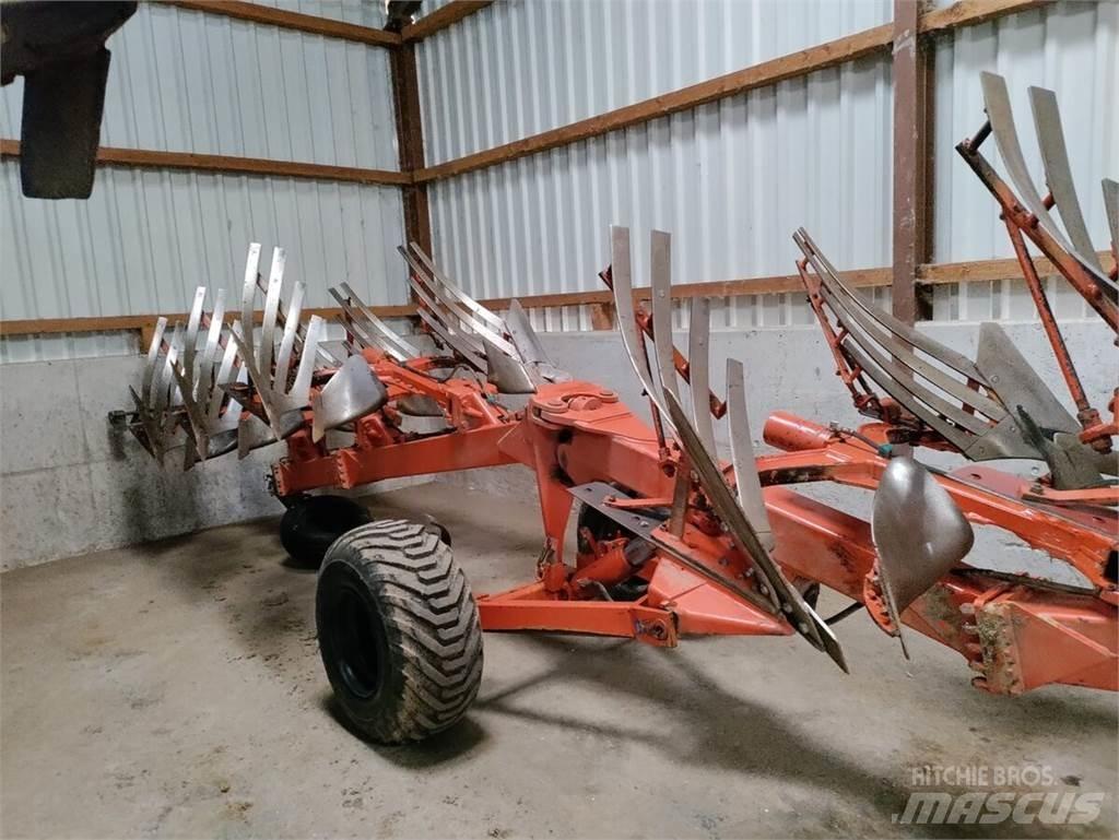 Kuhn Manager 8 NSH Conventional ploughs