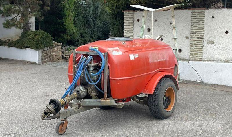 Lochmann RP 10/32 Trailed sprayers