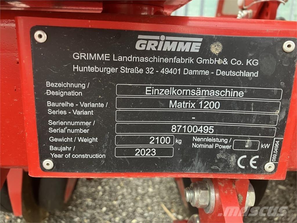  Matrix 1200 Planters