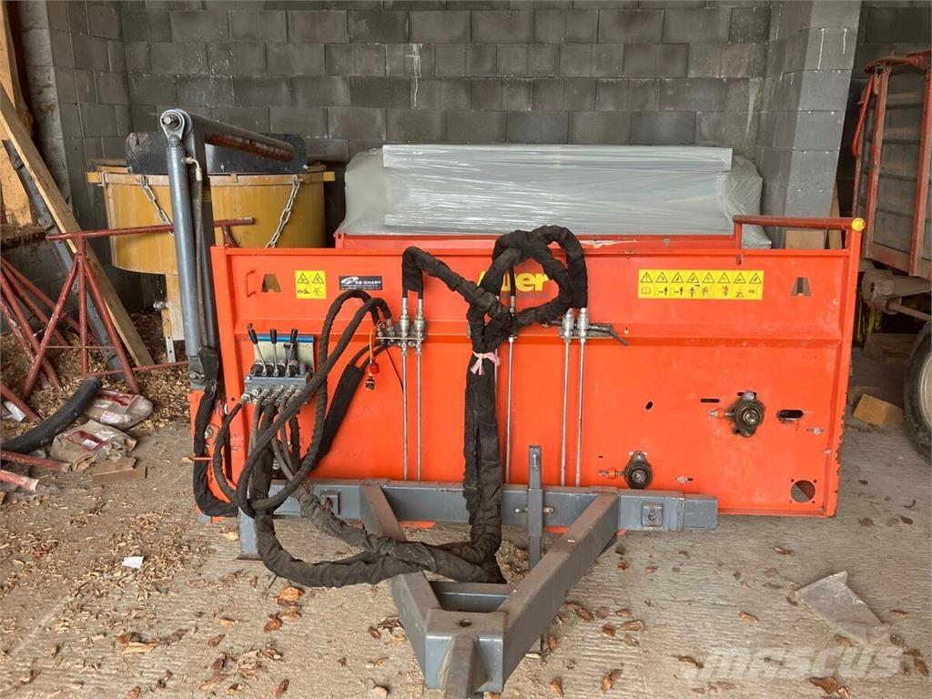  V Other forage harvesting equipment