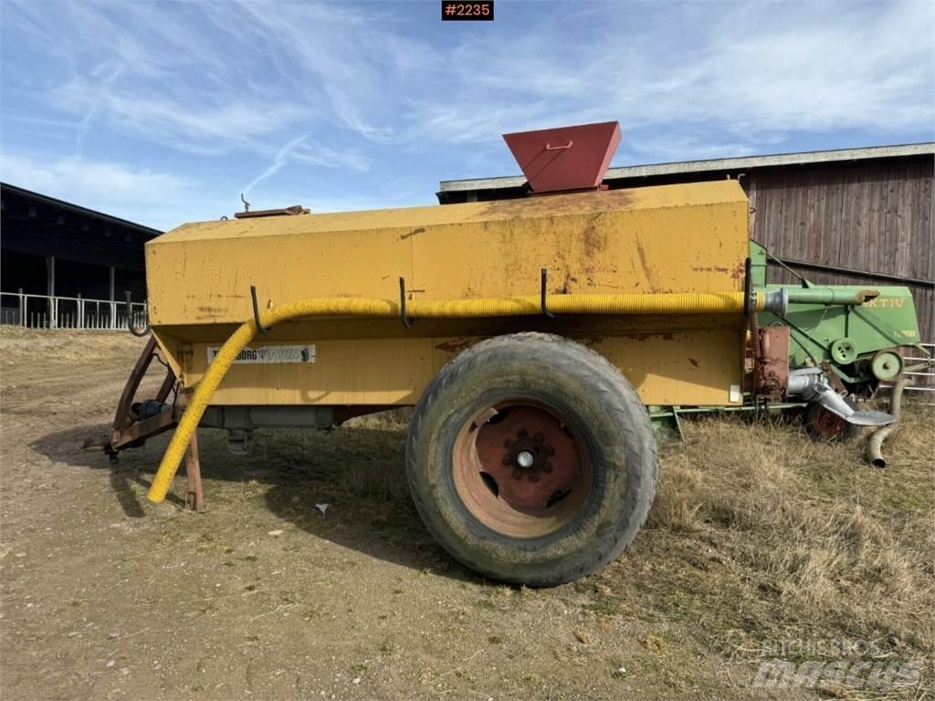 Olby 8B3 Manure spreaders