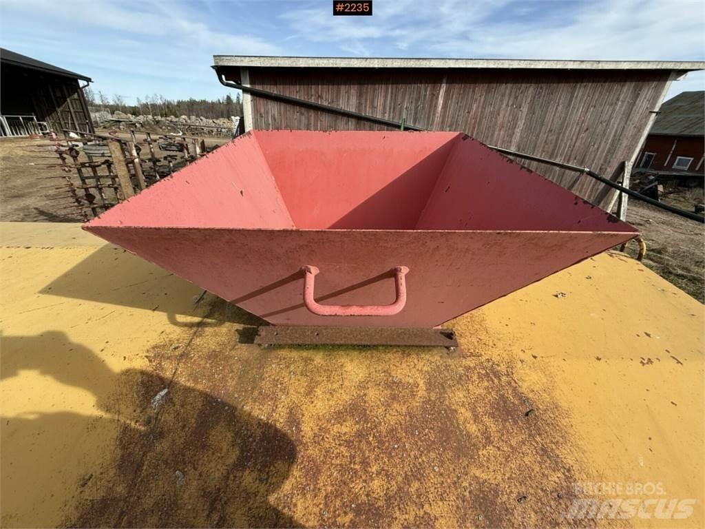 Olby 8B3 Manure spreaders