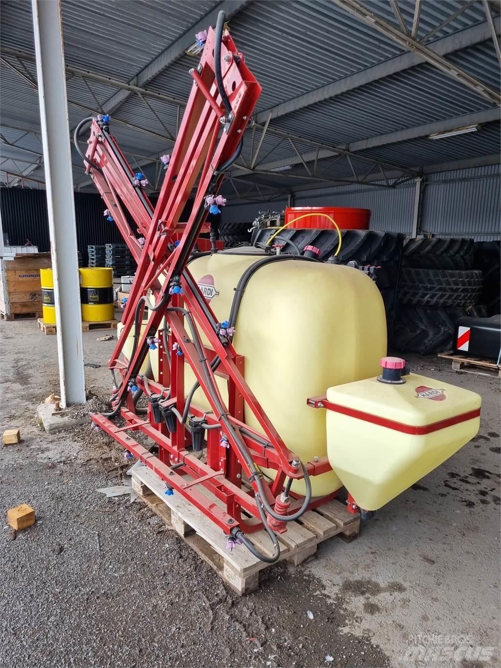 Hardi  Trailed sprayers