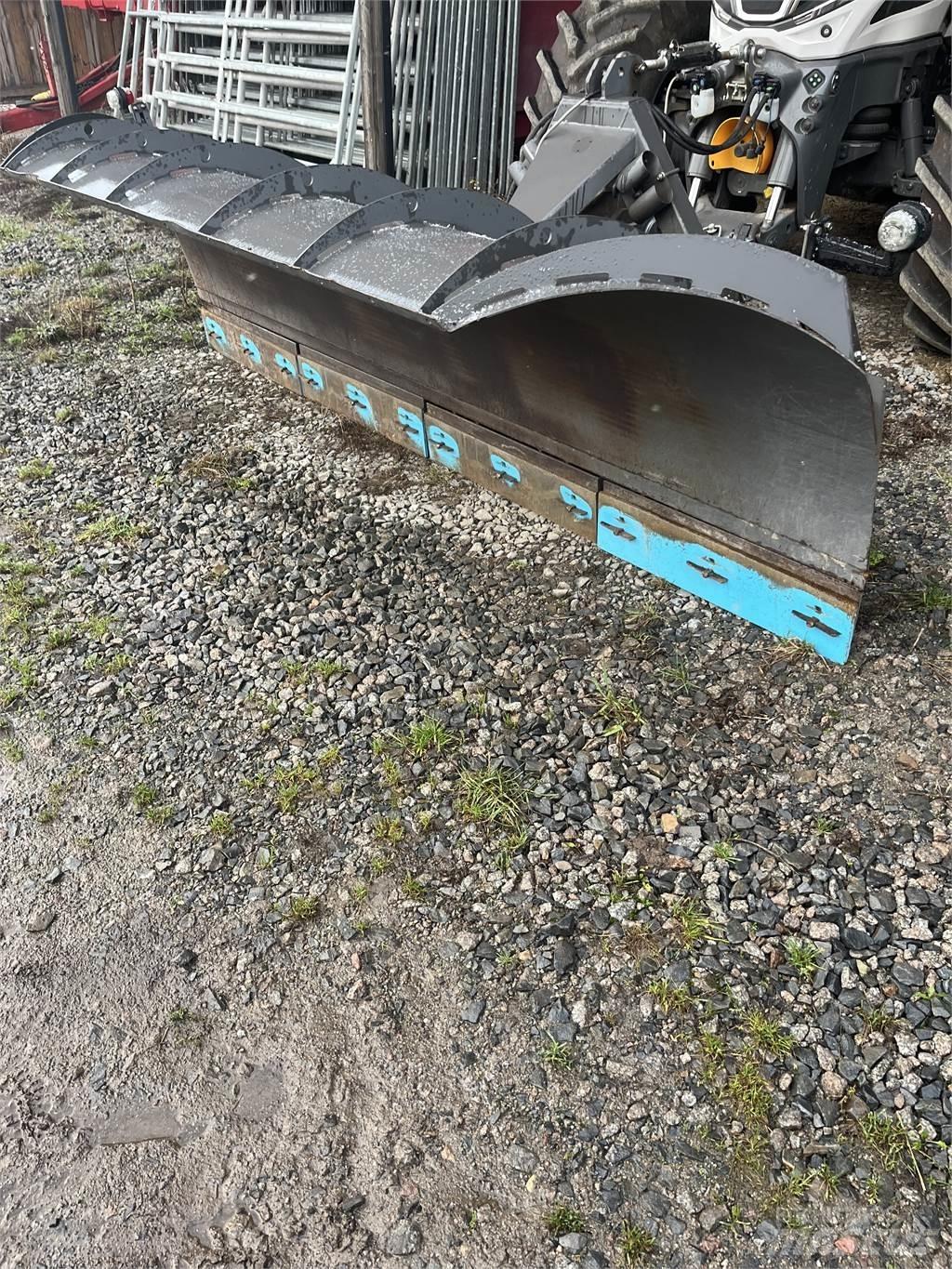 Holms 320 Snow blades and plows