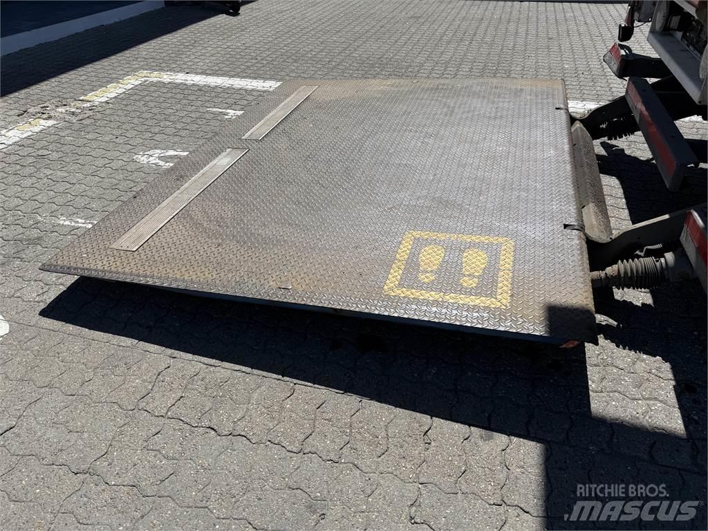 Kel-Berg D500V City Curtainsider semi-trailers