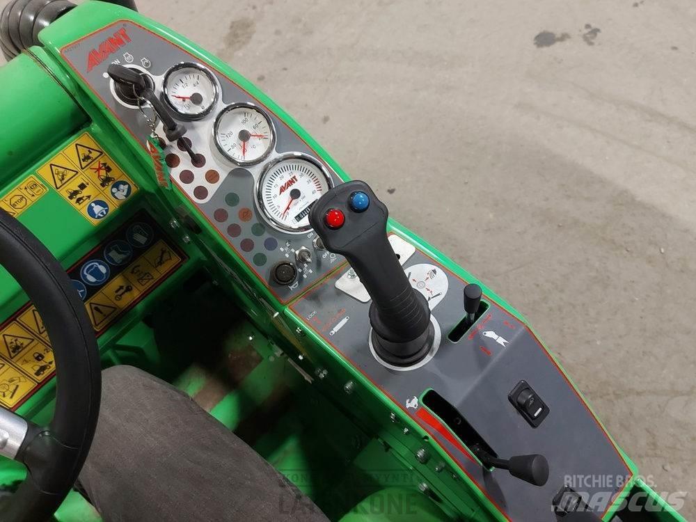 Avant 528 Mini loaders
