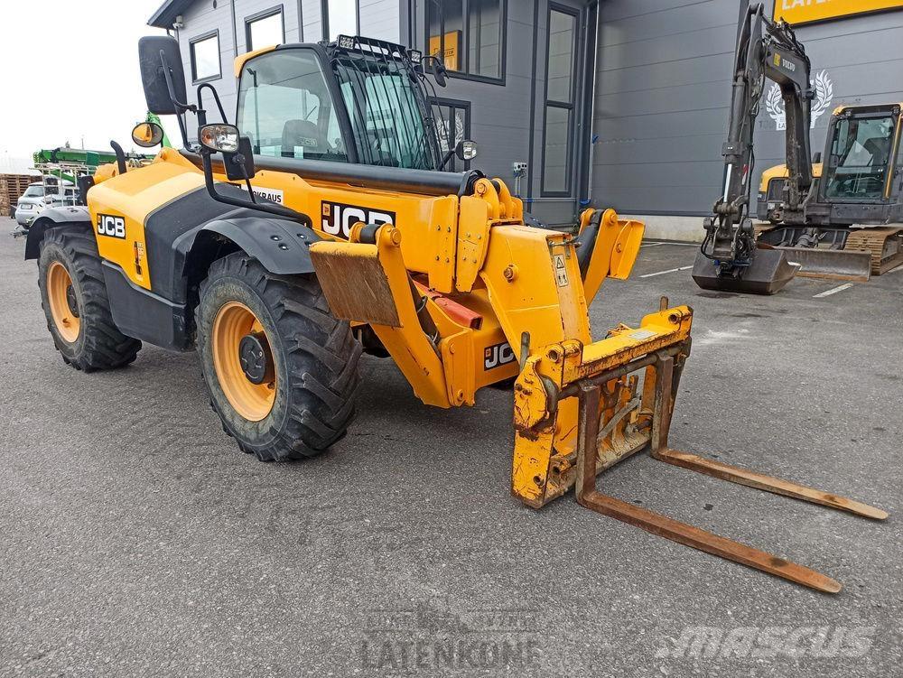 JCB 535-125 kurottaja Telescopic handlers