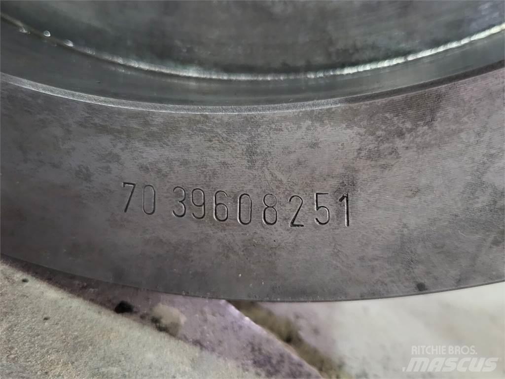 Metso HP300 Crushers