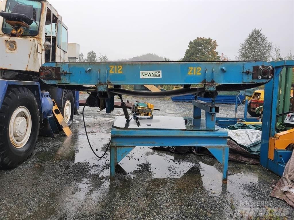  NEWNES Conveyors