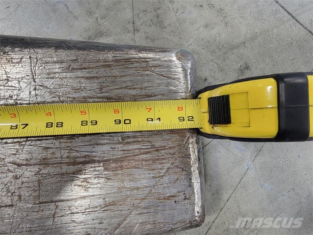 Raymond 8410 Construction - Others