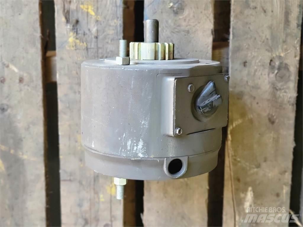  STEARNS 105671105PF Construction - Others