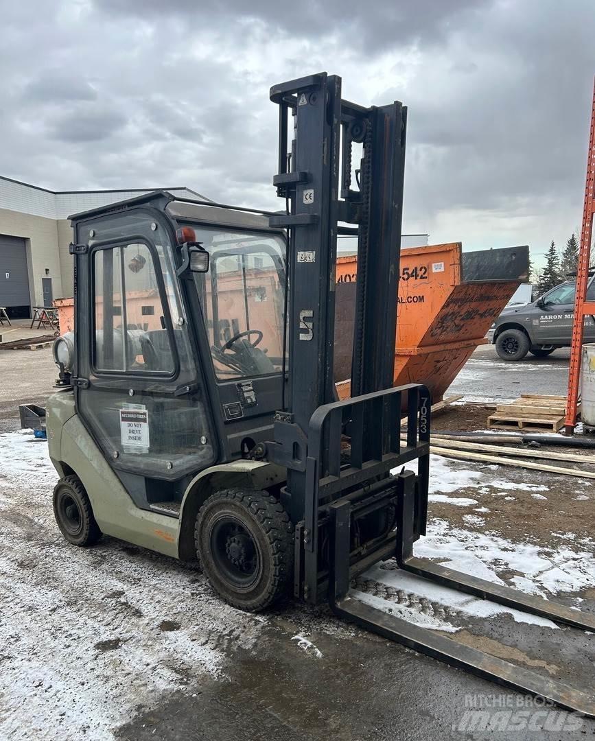 UN Forklift FL25T-JA Construction - Others
