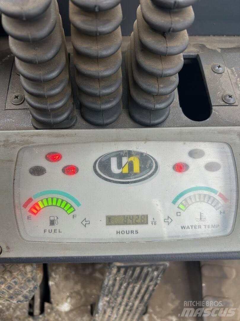 UN Forklift FL25T-JA Construction - Others