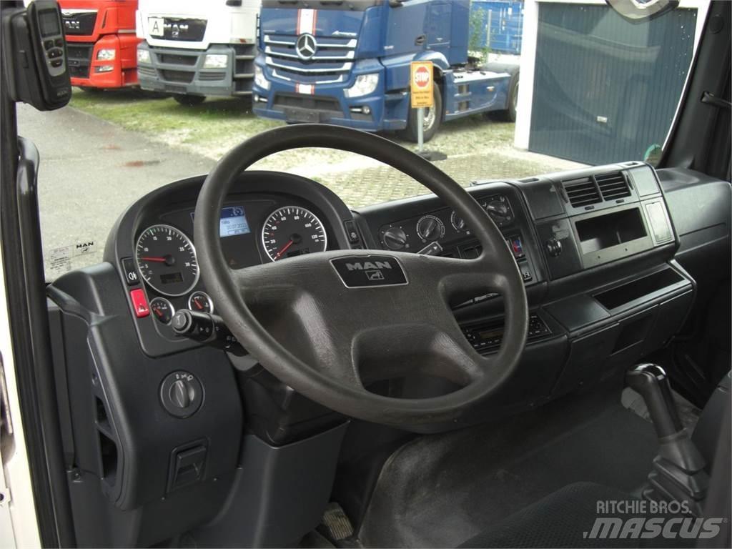 MAN 8180L Curtainsider trucks