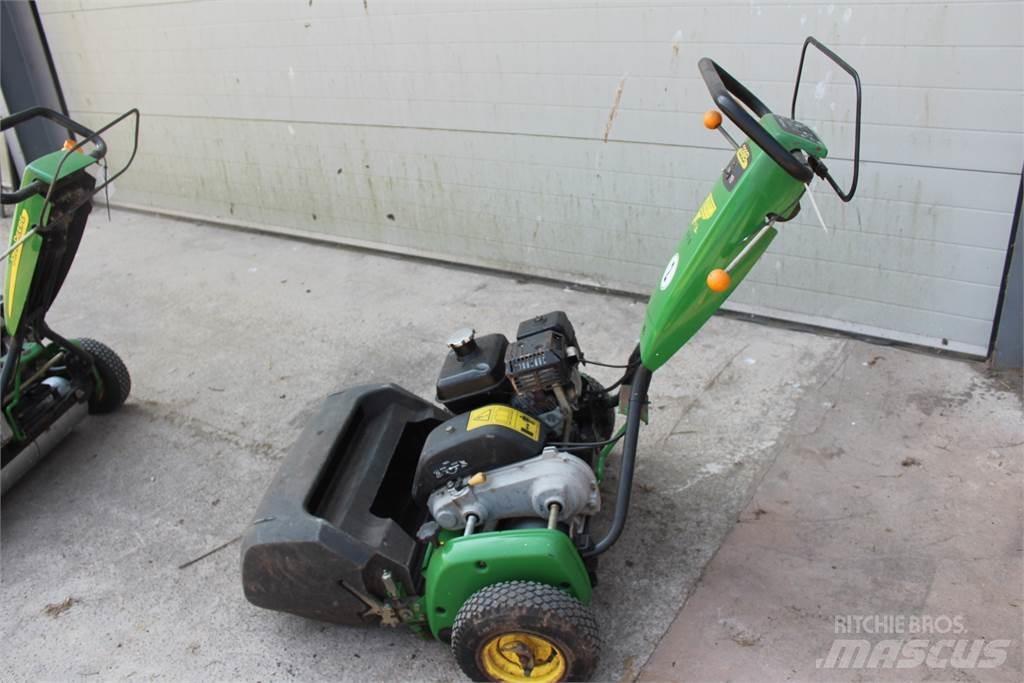 John Deere 220B Walk-behind mowers
