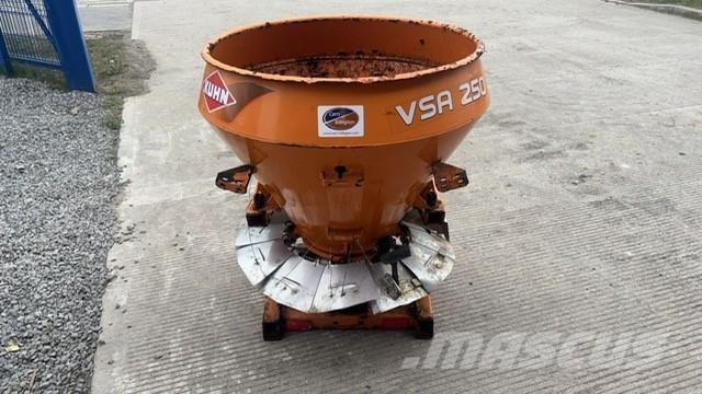Kuhn Spreader Mineral spreaders