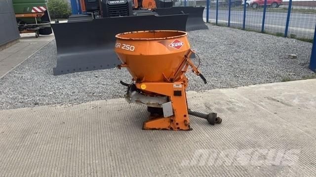 Kuhn Spreader Mineral spreaders