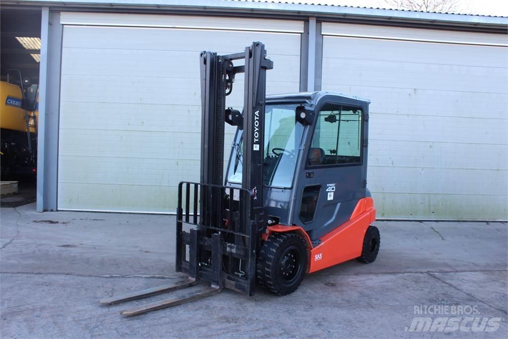 Toyota 4T Forklift Construction - Others